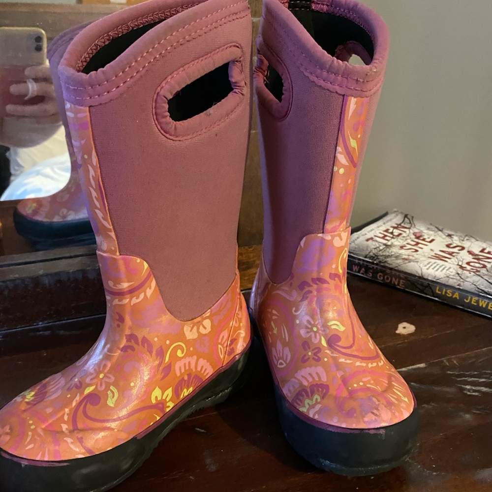 Girls bog boots